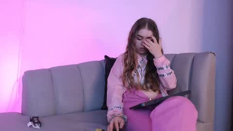 Snapshot of grecia_rouse chatting on 02.07.25  GRECIA  online show from 02.07.25