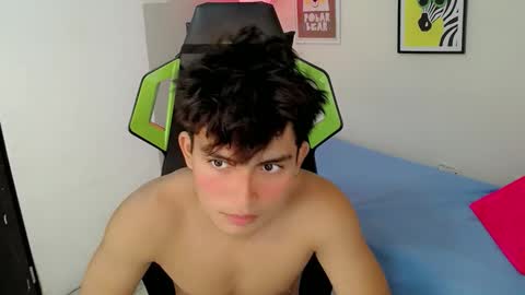 Snapshot of green_xox chatting on 12.03.25 GREEN online show from 12.03.25