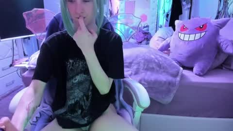 GreenEyedLovexo online show from 06.12.26