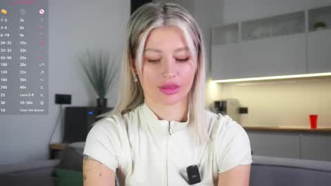 Snapshot of greengazon chatting on 05.15.26 Kelly online show from 05.15.26