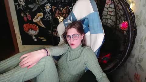 Snapshot of greenwitch9 chatting on 04.29.26 Lina online show from 04.29.26