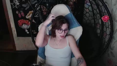 Snapshot of greenwitch9 chatting on 05.04.26 Lina online show from 05.04.26