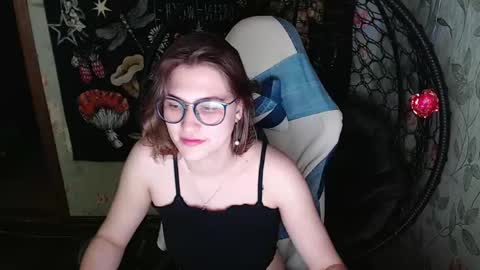 Snapshot of greenwitch9 chatting on 05.14.26 Lina online show from 05.14.26