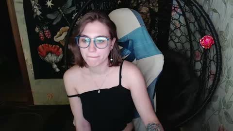 Snapshot of greenwitch9 chatting on 05.17.26 Lina online show from 05.17.26