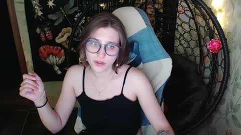 Snapshot of greenwitch9 chatting on 05.18.26 Lina online show from 05.18.26