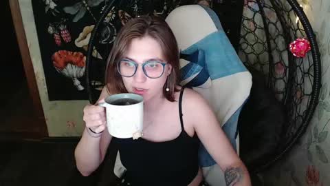 Snapshot of greenwitch9 chatting on 05.22.26 Lina online show from 05.22.26