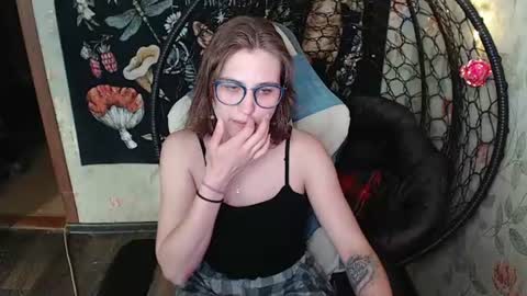 Snapshot of greenwitch9 chatting on 06.10.26 Lina online show from 06.10.26