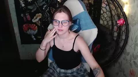 Snapshot of greenwitch9 chatting on 06.12.26 Lina online show from 06.12.26