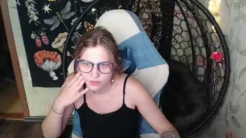 Snapshot of greenwitch9 chatting on 07.22.26 Lina online show from 07.22.26