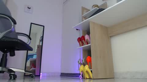 Snapshot of greta_bellucci chatting on 10.06.25 Greta online show from 10.06.25