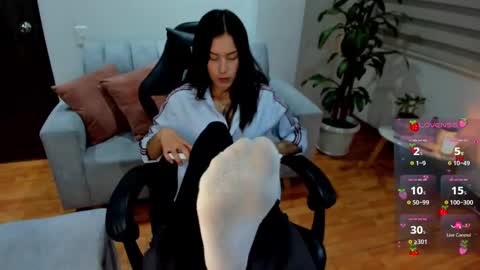 Snapshot of greta_miss chatting on 02.05.25  Emmy  online show from 02.05.25