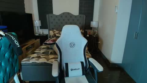 greta_v online show from 11.09.25