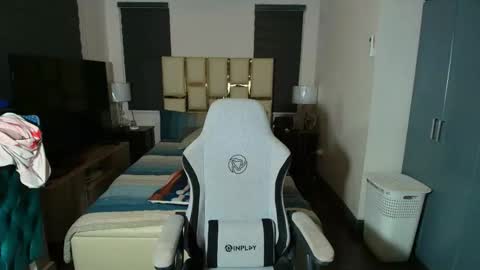 greta_v online show from 01.06.26