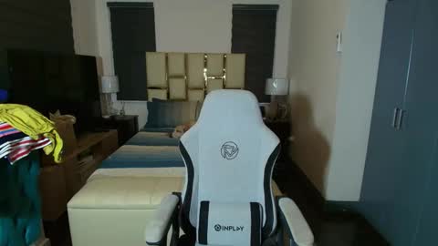 greta_v online show from 01.13.26