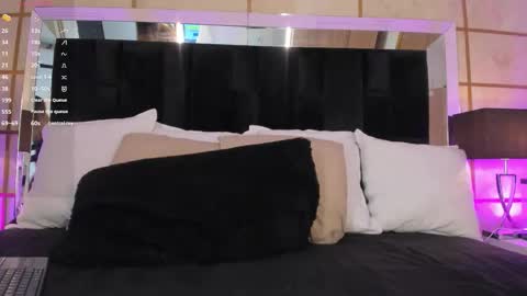 Greta Velvet  online show from 10.24.25