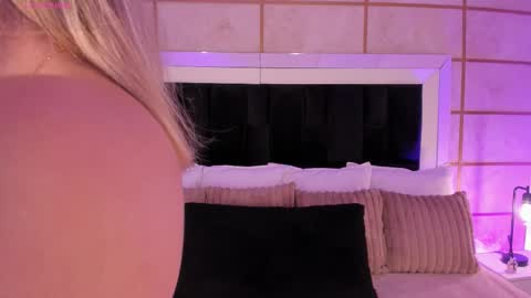 Greta Velvet  online show from 02.04.26