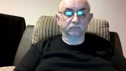 Snapshot of grey_dom chatting on 12.27.24 Master Sir online show from 12.27.24