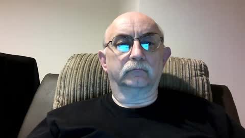 Snapshot of grey_dom chatting on 01.04.25 Master Sir online show from 01.04.25