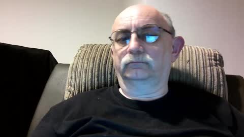 Snapshot of grey_dom chatting on 01.05.25 Master Sir online show from 01.05.25