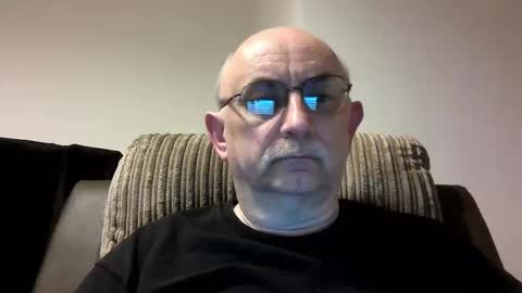 Snapshot of grey_dom chatting on 03.10.25 Master Sir online show from 03.10.25