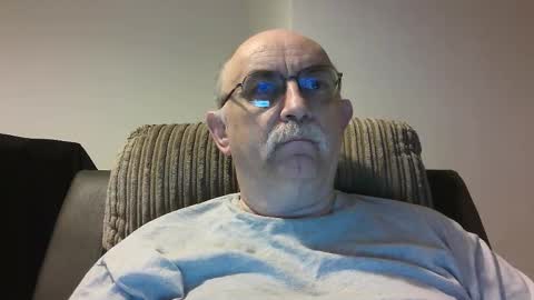 Snapshot of grey_dom chatting on 10.04.25 Master Sir online show from 10.04.25
