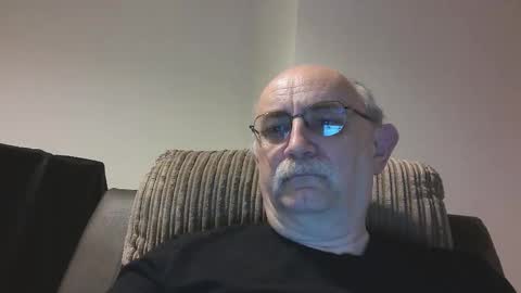 Snapshot of grey_dom chatting on 10.13.25 Master Sir online show from 10.13.25