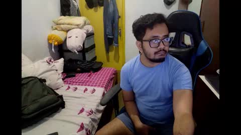 Snapshot of greybondage93 chatting on 12.05.25 Grey Hardy Slave online show from 12.05.25