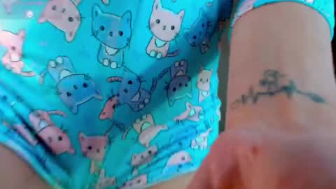 Snapshot of greyslopez chatting on 12.29.24 Greyslopez online show from 12.29.24