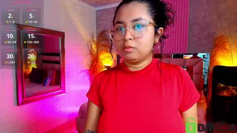 Snapshot of griselle_rousse chatting on 04.23.26 online show from 04.23.26