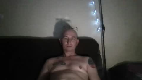 grzegorz40 online show from 10.31.25