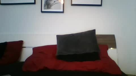 Snapshot of guerillatequilla chatting on 12.20.24 guerillatequilla online show from 12.20.24