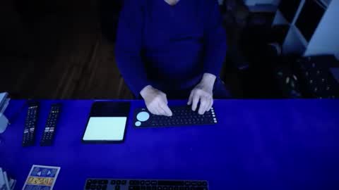 guesswhatigot2 online show from 09.16.25