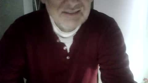 Snapshot of guide2 chatting on 11.26.25 Dislove online show from 11.26.25