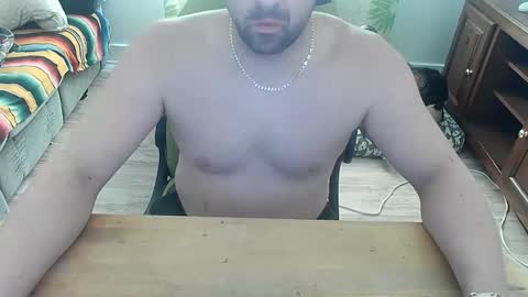 Snapshot of guillaume666286050 chatting on 04.25.26 guillaume666286050 online show from 04.25.26