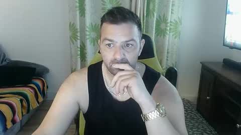 Snapshot of guillaume666286050 chatting on 05.31.26 guillaume666286050 online show from 05.31.26