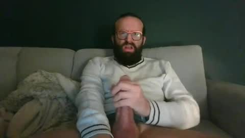Snapshot of guillaume86 chatting on 02.14.25 guillaume86 online show from 02.14.25