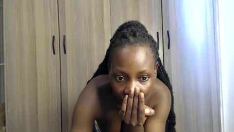 Snapshot of gulpess chatting on 09.18.25 Miss Incredible online show from 09.18.25