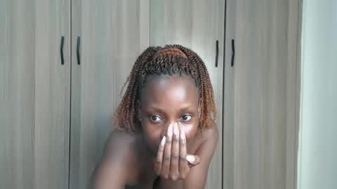 Miss Incredible online show from 11.28.25