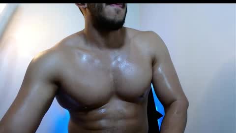 Snapshot of gurushake chatting on 04.18.26 holl latino online show from 04.18.26