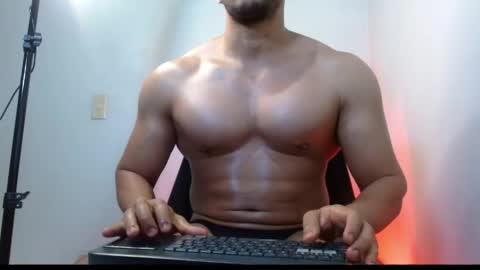 Snapshot of gurushake chatting on 05.19.26 holl latino online show from 05.19.26