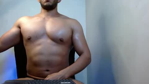 Snapshot of gurushake chatting on 05.26.26 holl latino online show from 05.26.26