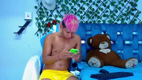 Snapshot of gurxxxt chatting on 01.12.25 Hakim online show from 01.12.25