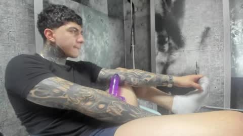 Snapshot of gury_tattoo chatting on 05.15.26 Gury online show from 05.15.26