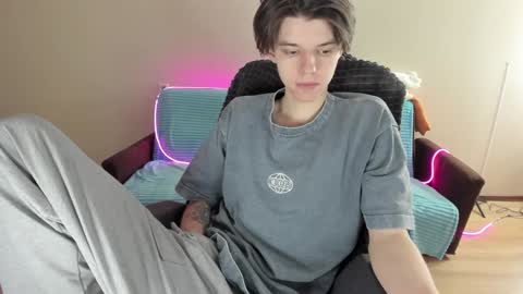 guy_liam1 online show from 12.21.24