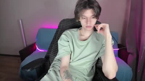 guy_liam1 online show from 02.25.25