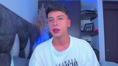 Snapshot of guy_twinks chatting on 01.16.25 Gabriel online show from 01.16.25