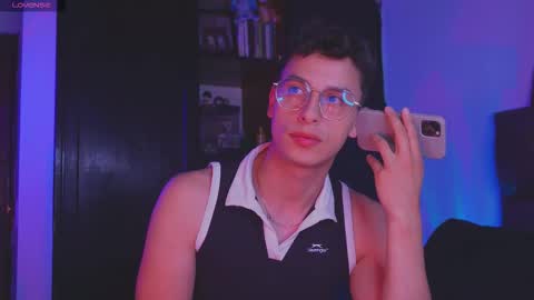 Snapshot of guy_twinks chatting on 12.20.25 Gabriel online show from 12.20.25