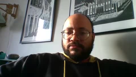 Snapshot of guy_wood15 chatting on 01.03.25 guy_wood15 online show from 01.03.25