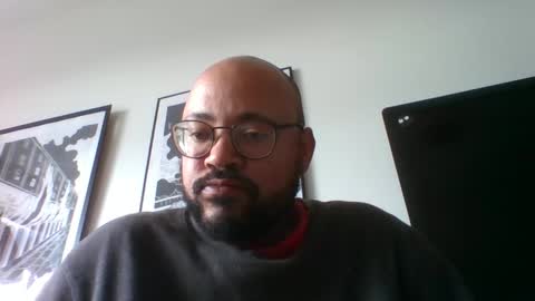 Snapshot of guy_wood15 chatting on 10.01.25 guy_wood15 online show from 10.01.25