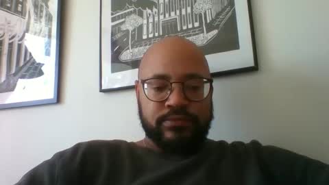 Snapshot of guy_wood15 chatting on 10.02.25 guy_wood15 online show from 10.02.25